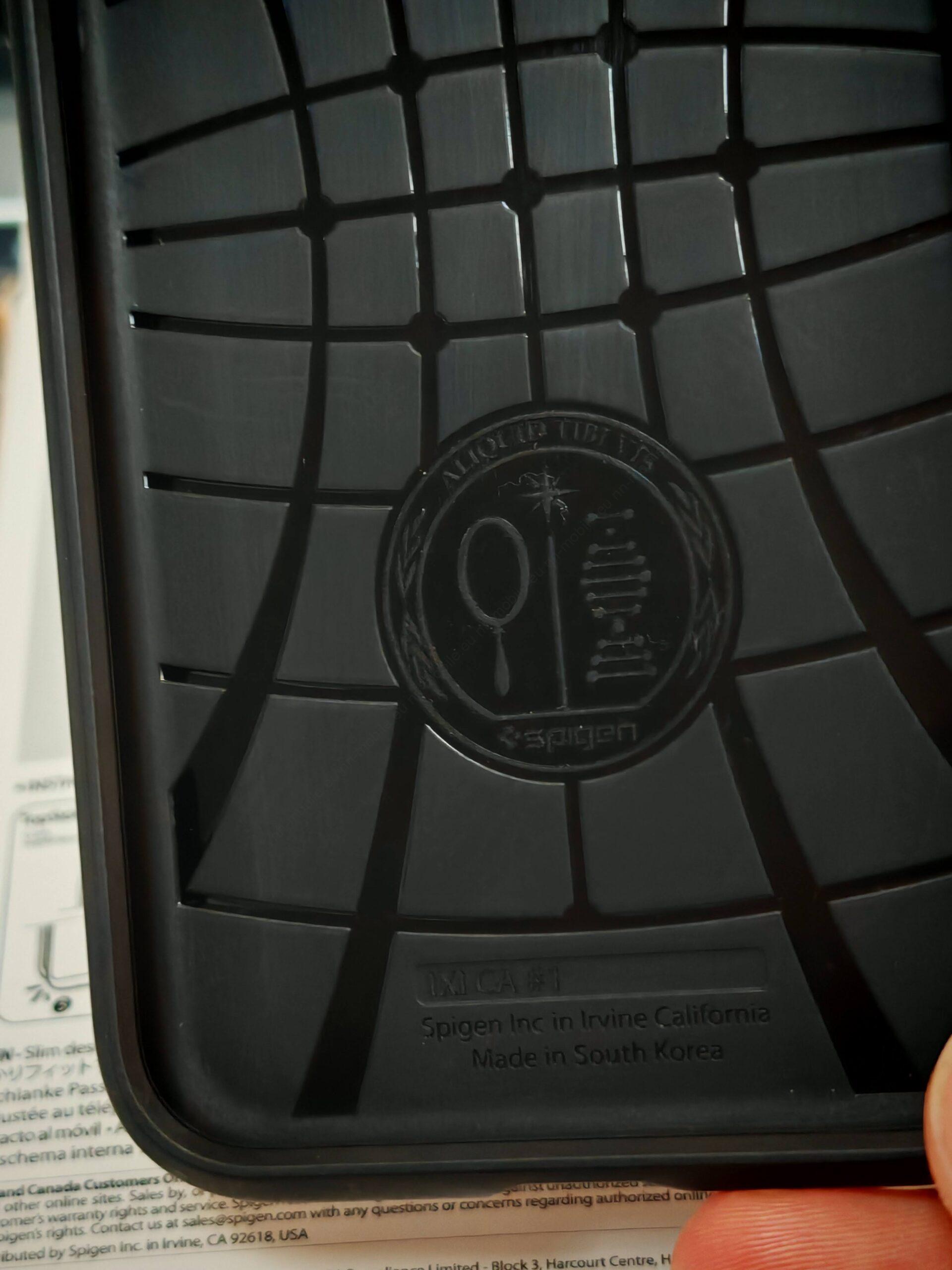 Противоударен Силиконов Калъф за iPhone 11 Pro / Spigen Core Armor Case / Черен / - Image 10