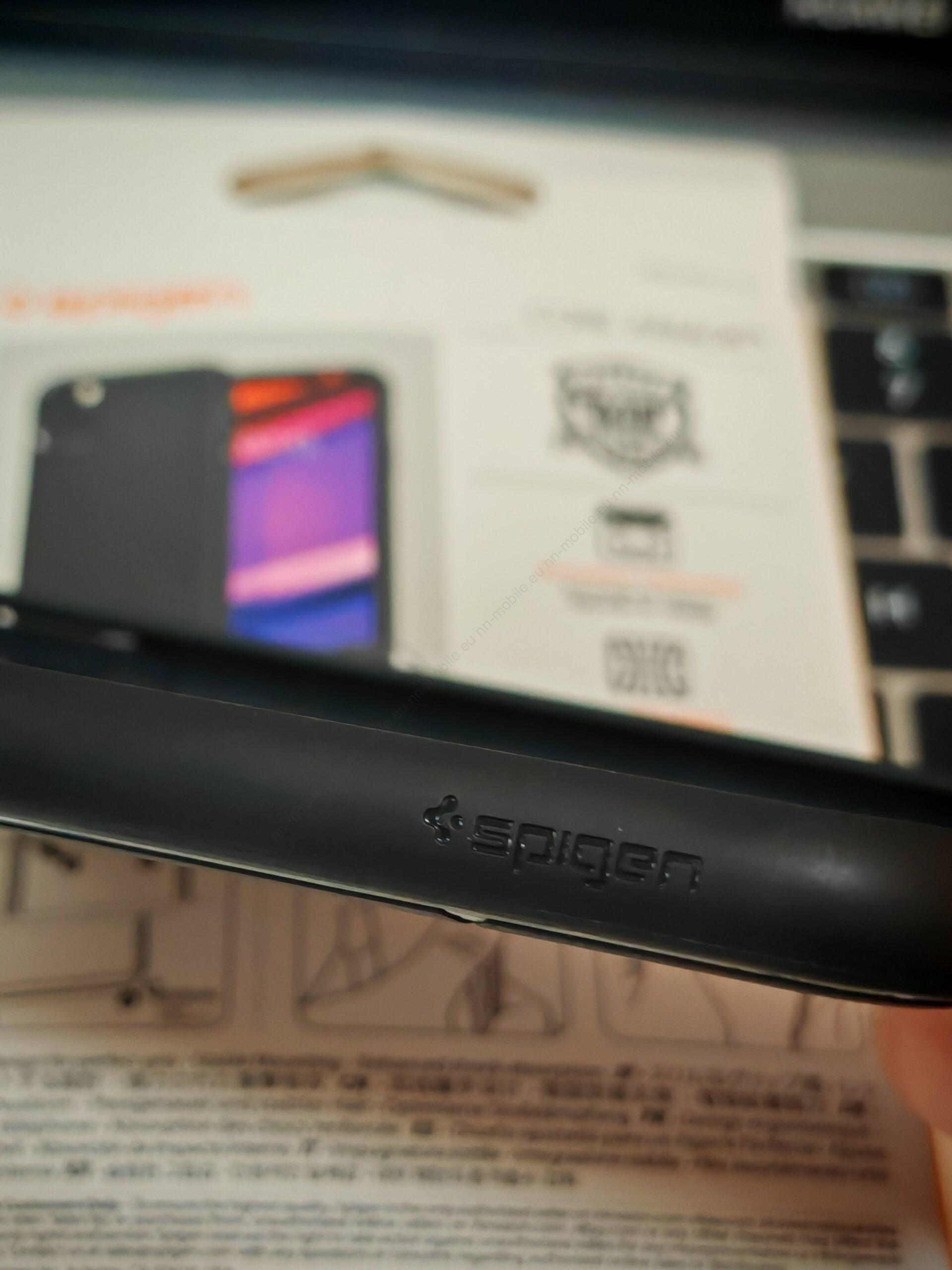 Противоударен Силиконов Калъф за iPhone 11 Pro / Spigen Core Armor Case / Черен / - Image 9