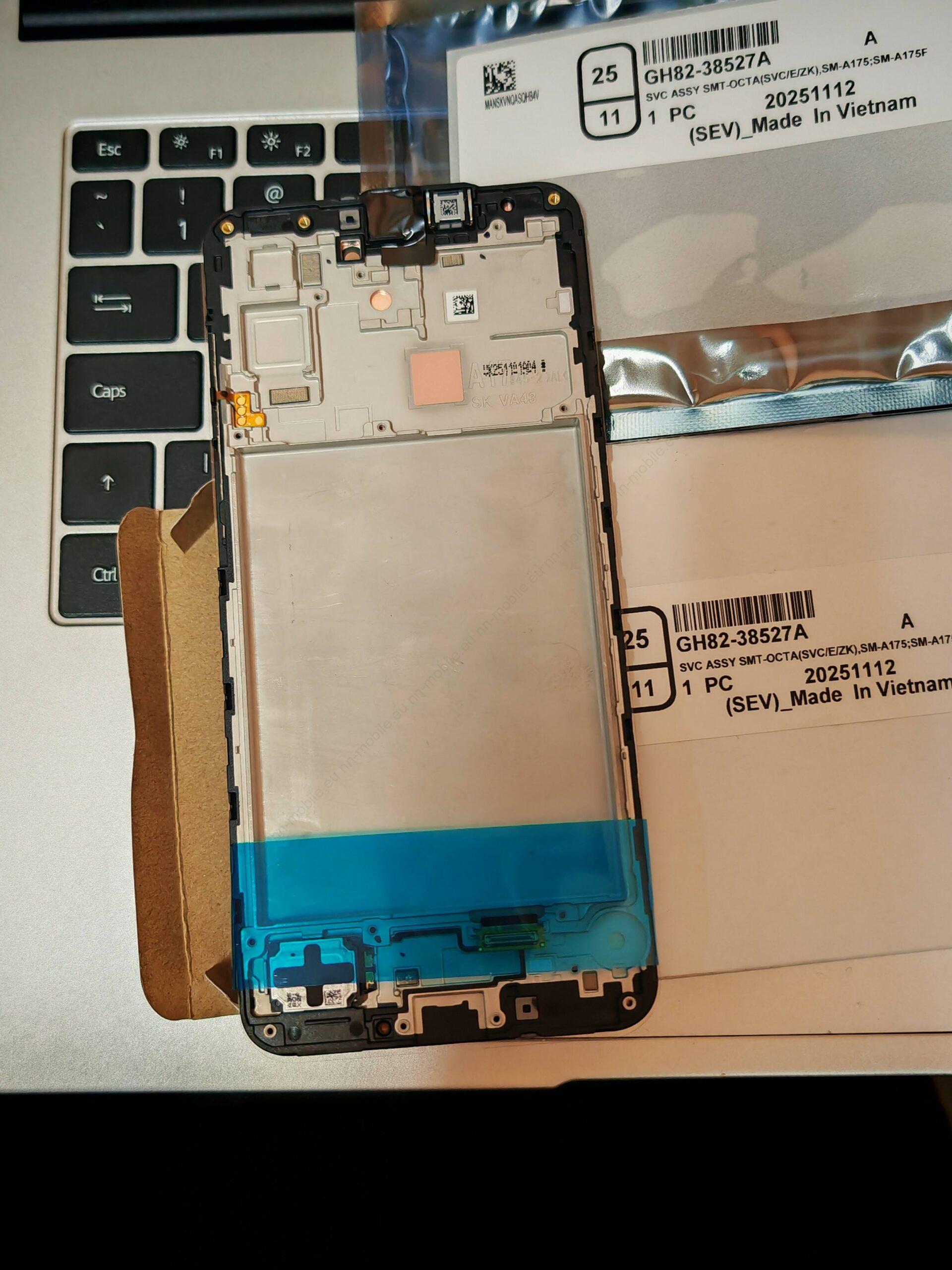 Нов Оригинален LCD Дисплей Service Pack за Samsung Galaxy A17 4G A175 / Black / Гаранция / GH82-38527A / - Image 3
