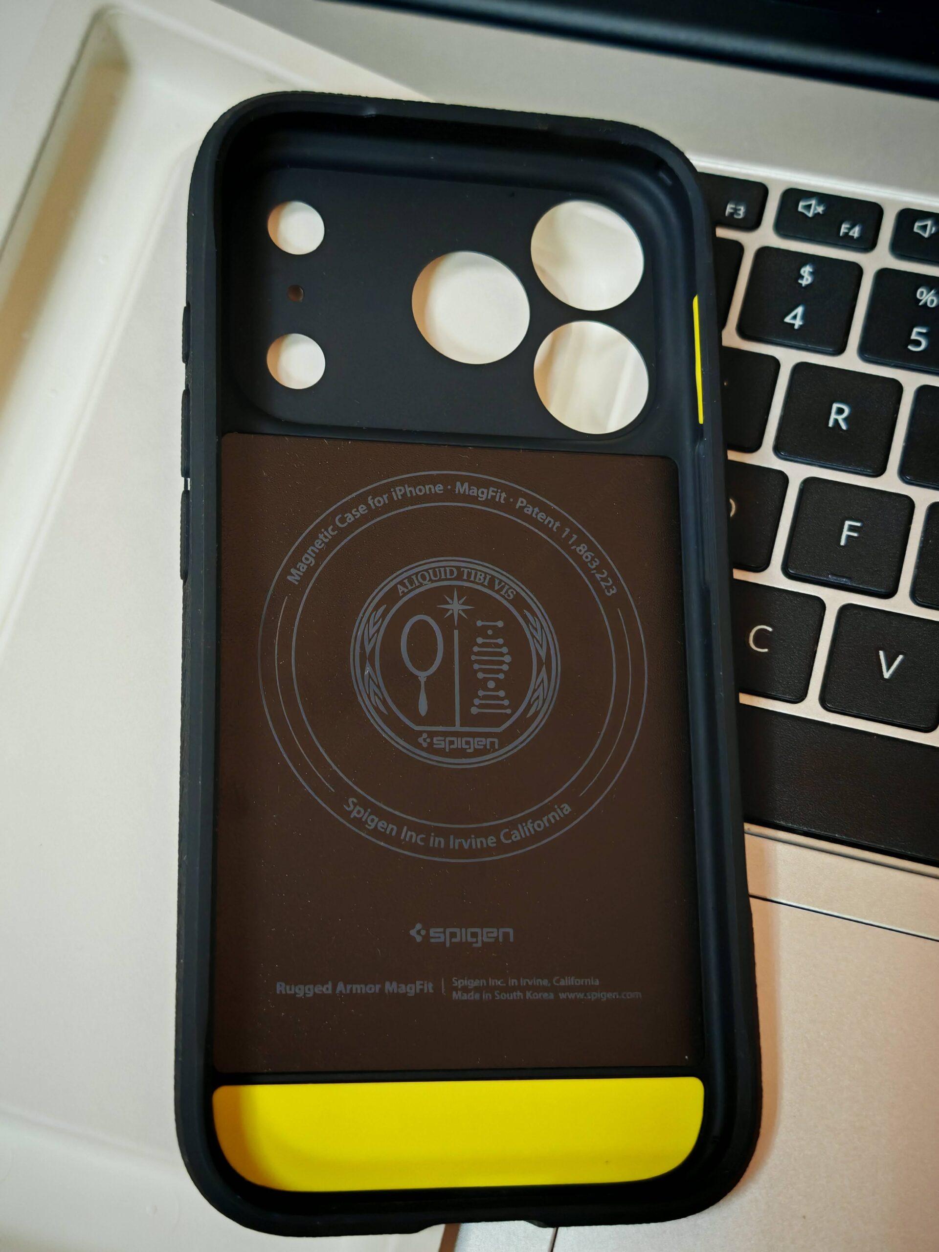 Хибриден кейс калъф Spigen Rugged Armor MagSafe за iPhone 17 Pro / ACS10329 / Matte Black - Image 11